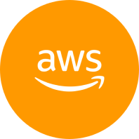 Logo von AWS, ein orangefarbenes Lächeln auf gelbem Hintergrund, steht für Amazon Web Services.